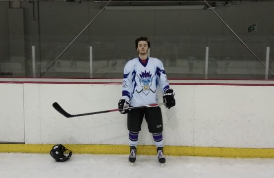 Image may contain: Ice Hockey, Team Sport, Hockey, Team, People, Ice Skating, Rink, Sports, Sport, Skating, Person, Human