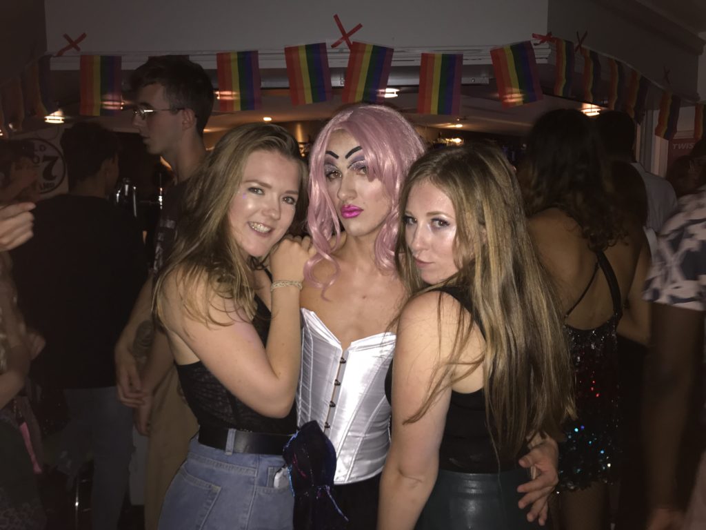 Girls at Glittoris