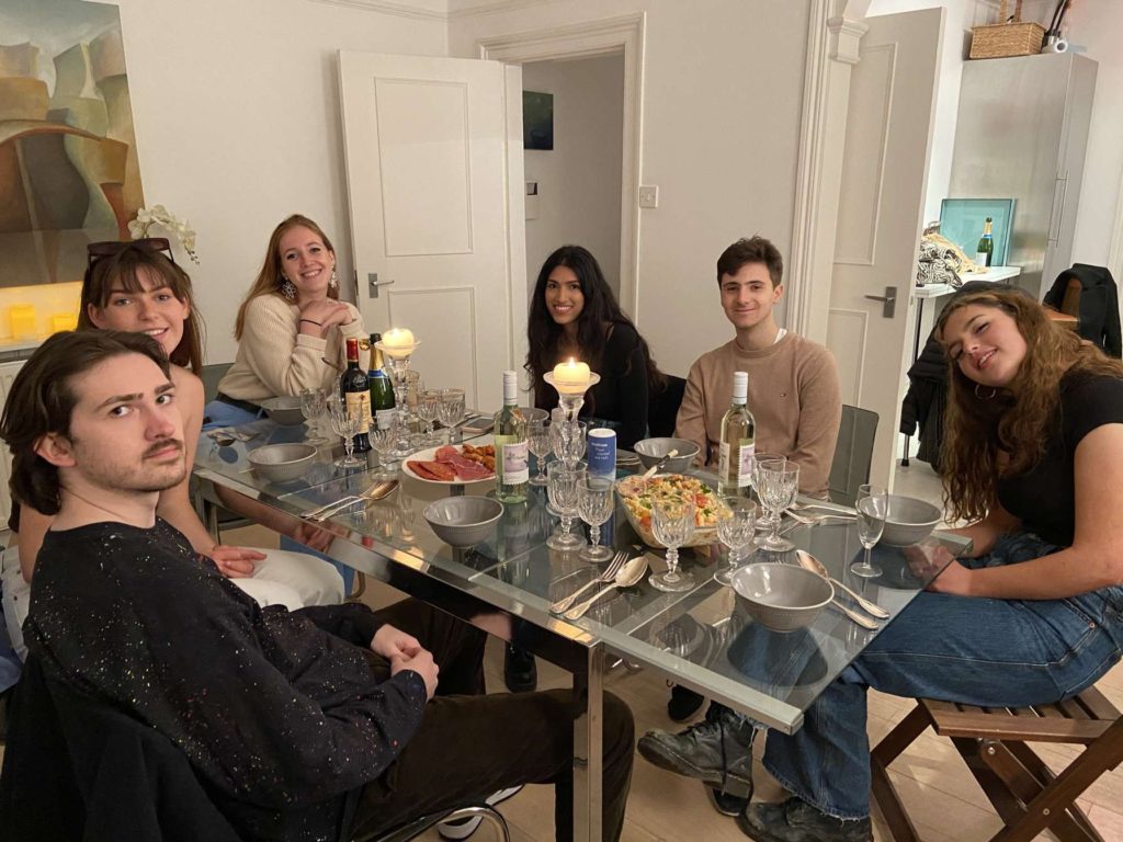 posh students dinner party