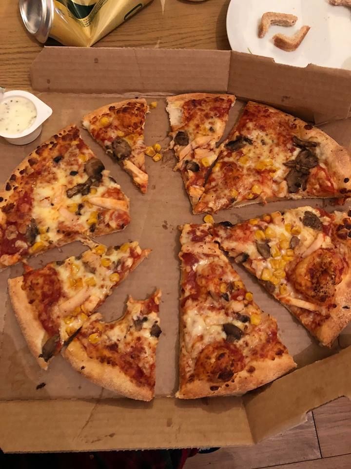 Image may contain: Pizza, Food