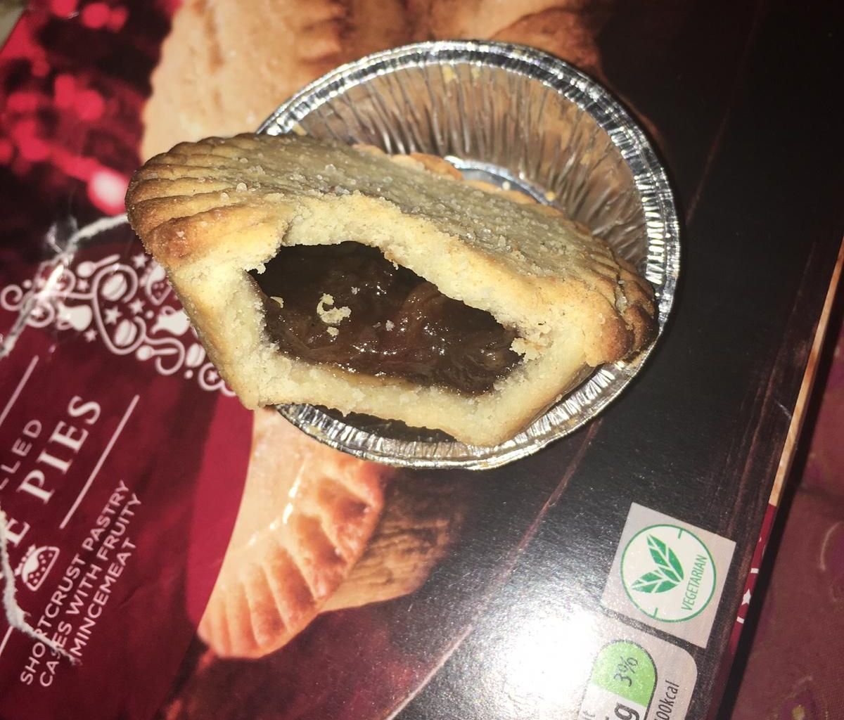 Image may contain: Pita, Confectionery, Sweets, Pie, Burger, Cake, Dessert, Bread, Food