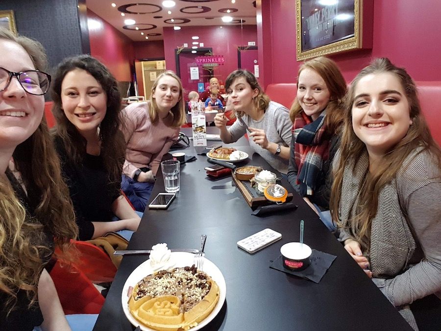 Image may contain: Dating, Meal, People, Cafeteria, Glasses, Accessories, Accessory, Food, Food Court, Restaurant, Human, Person