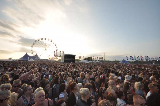 crowd (2)S