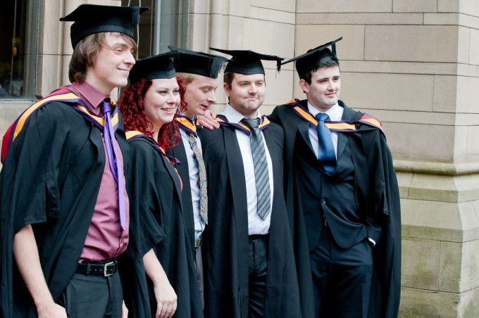 040-Man_Uni_Grad_1-16