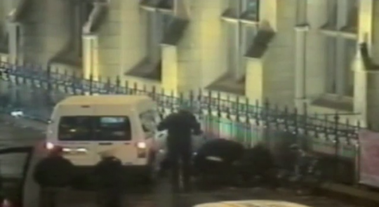 Uni security capture the armed criminal