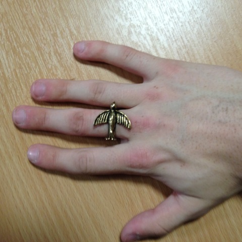 Gold bird ring £2 - Junk