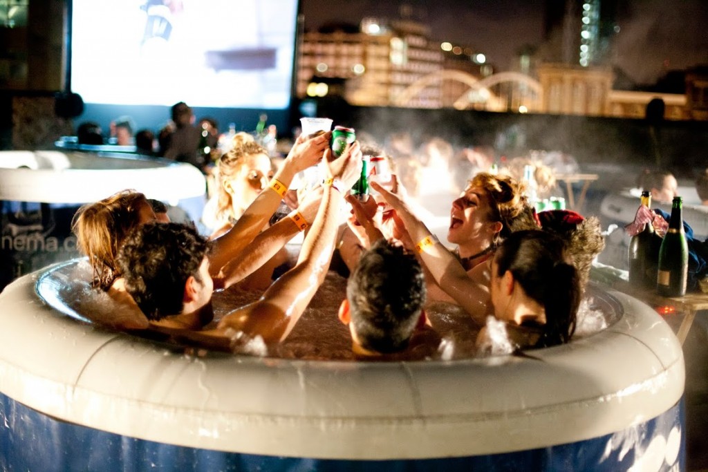 Hot_Tub_Cinema_270413_001_Copyright_ToddPacey (1)