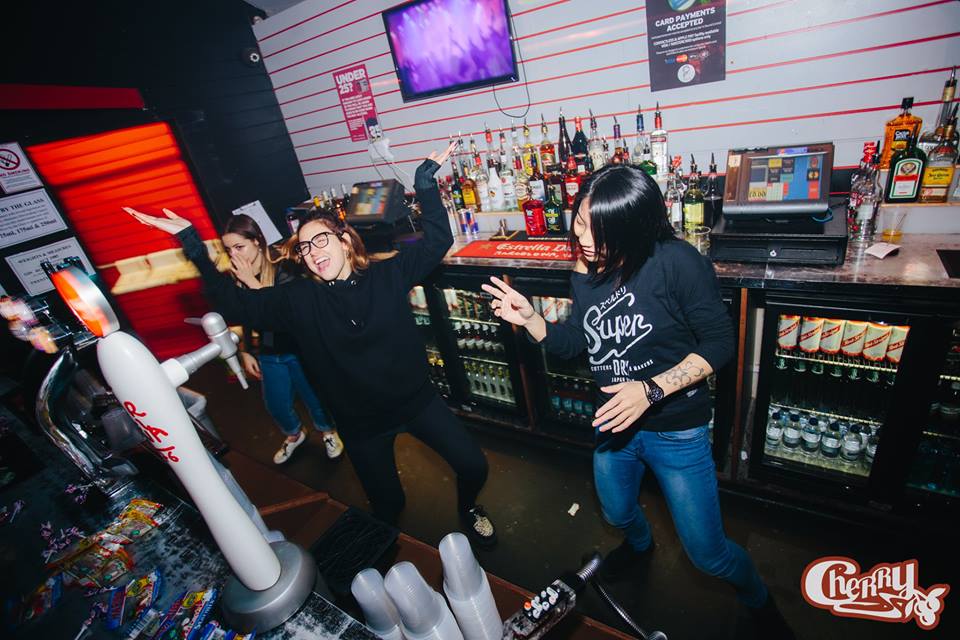 barmaids