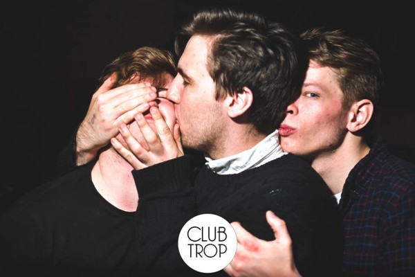 Trop Face kiss