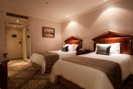 majesty-plaza-room