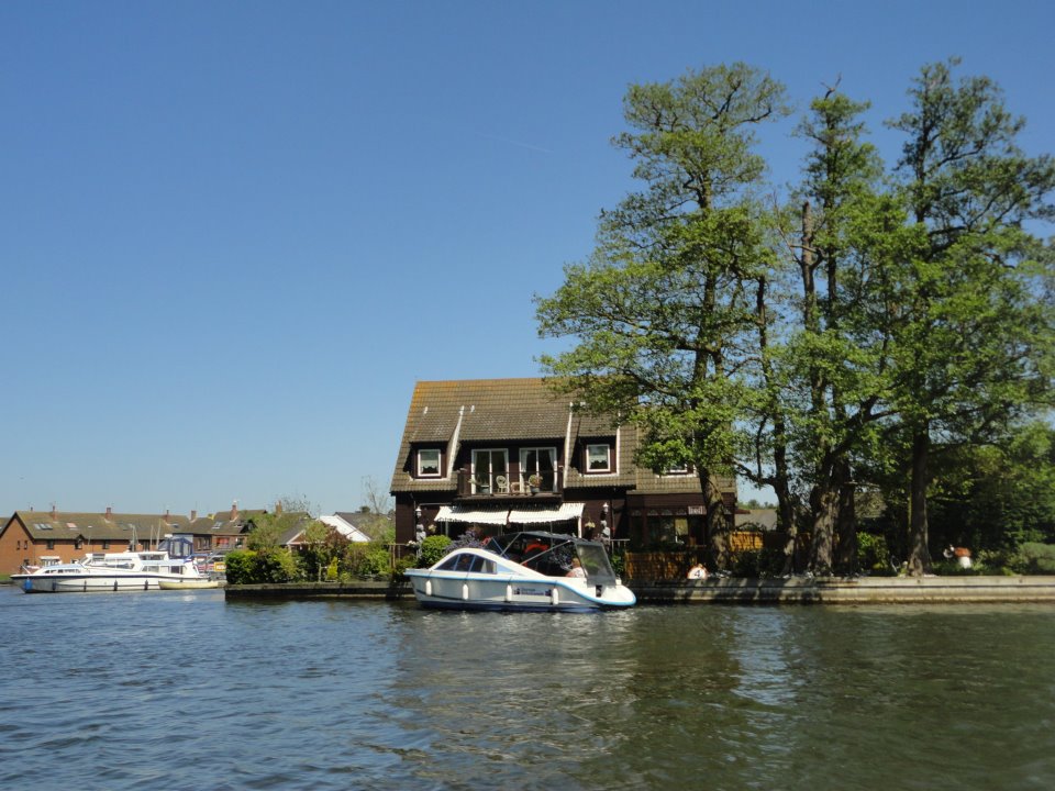 norfolk broads house n boat