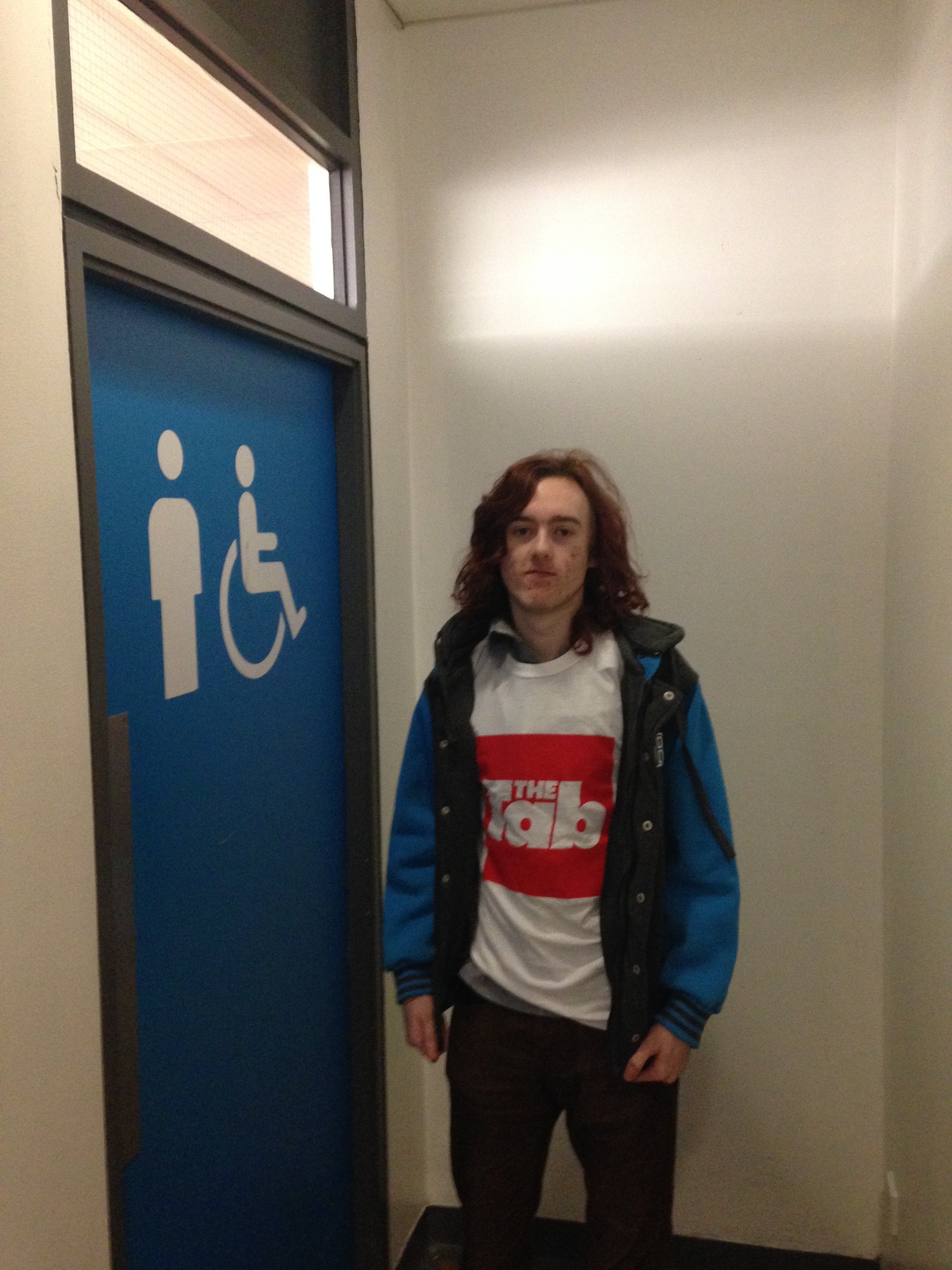 He didn't need help to find this loo