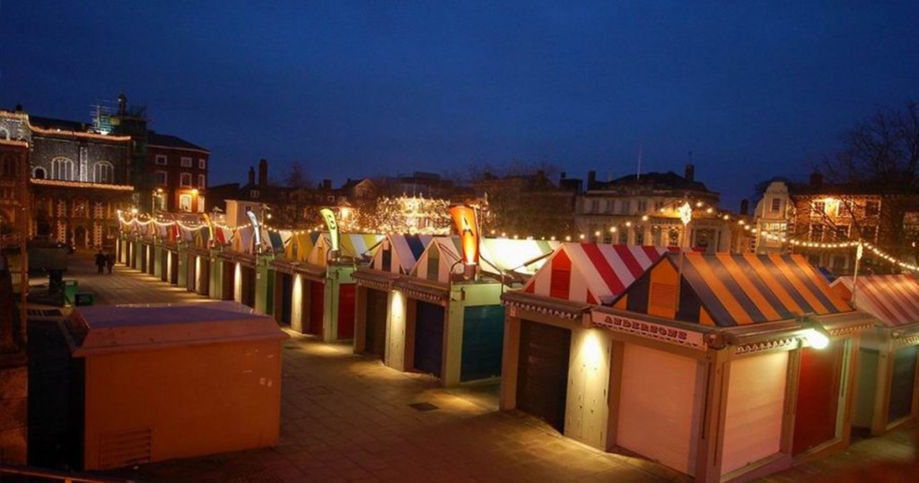 Norwich_Market_by_night