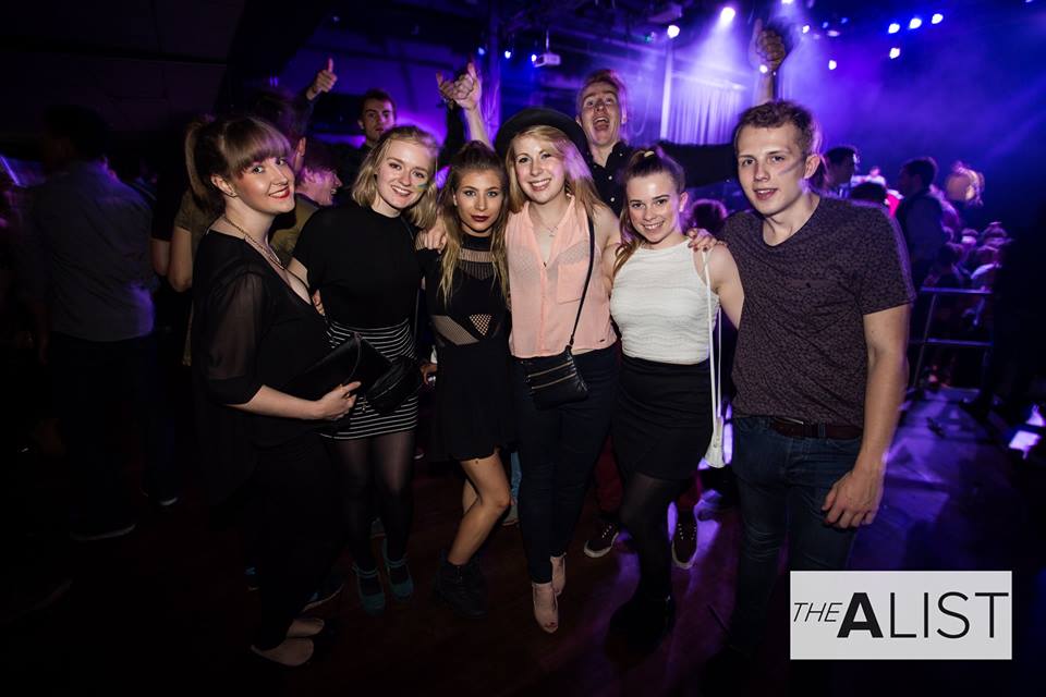 photobomb 1