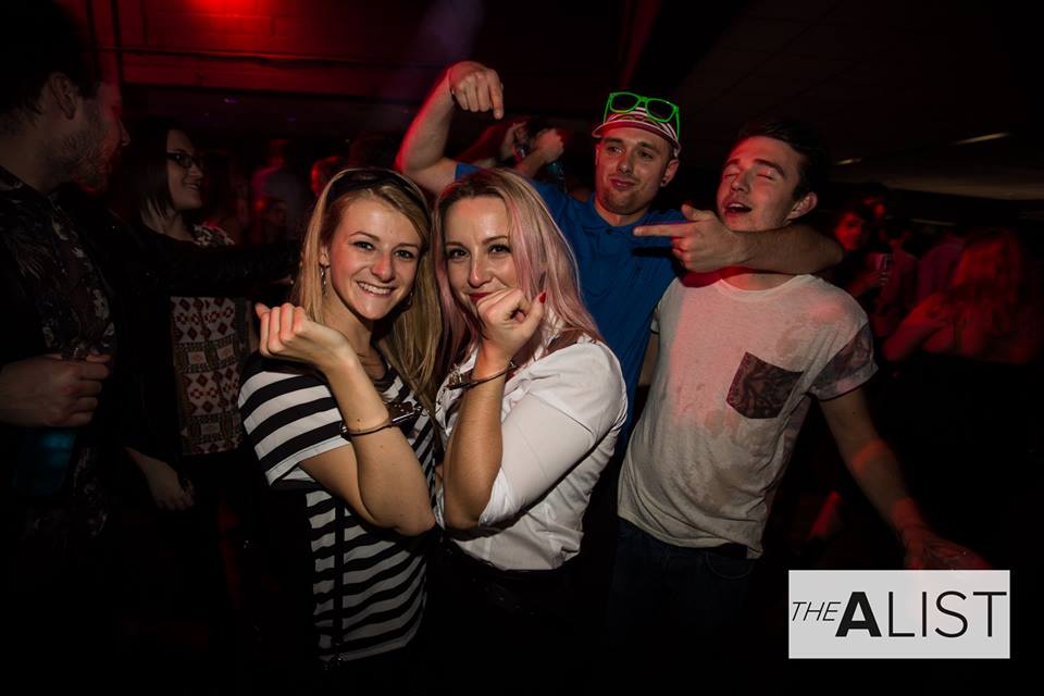 photobomb 3