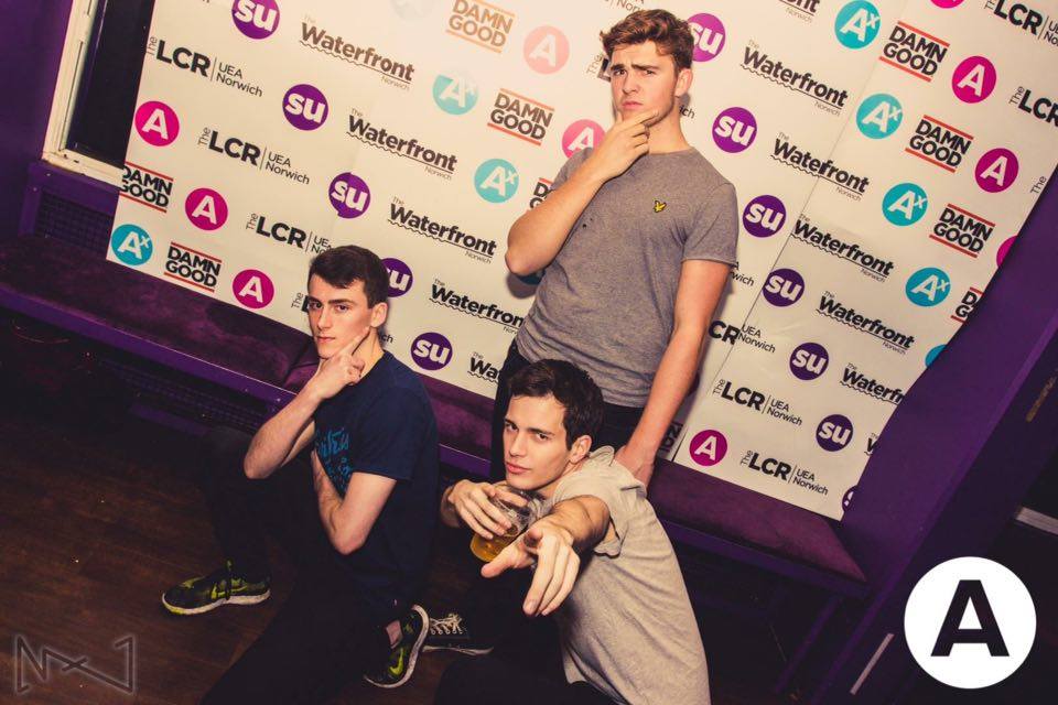 posers