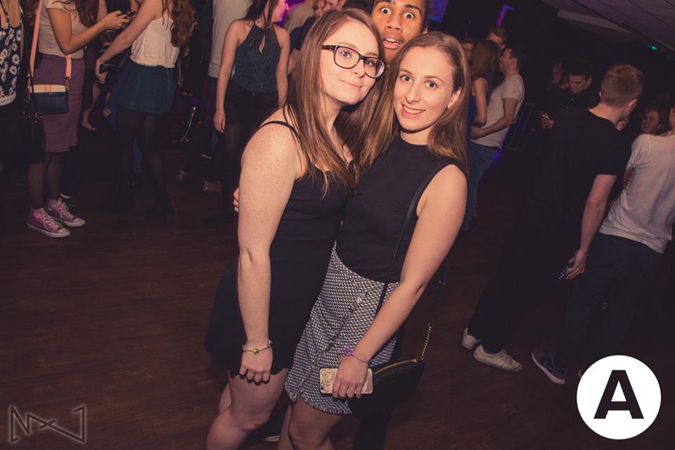 photobomb1