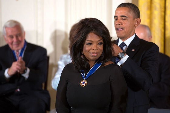 oprah_winfrey_receives_2013_presidential_medal_of_freedom