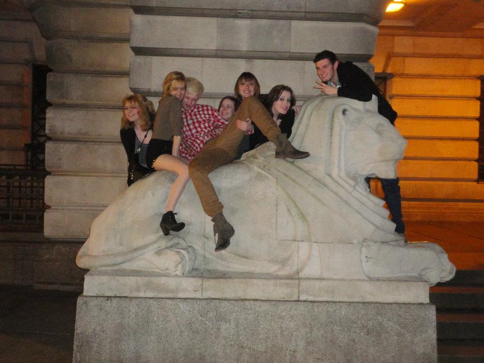 lion statue