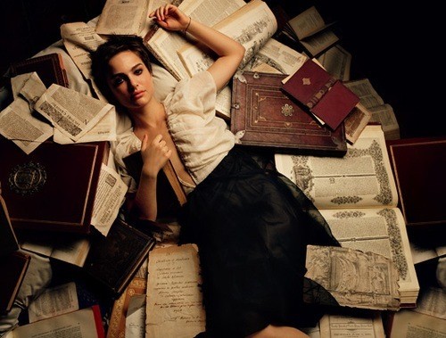 pretty-library-girl