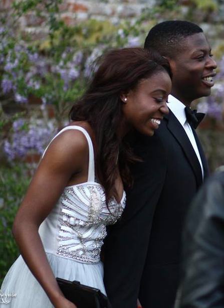 This guest looks extraordinary in white; this is one of our favourite looks of the night!
