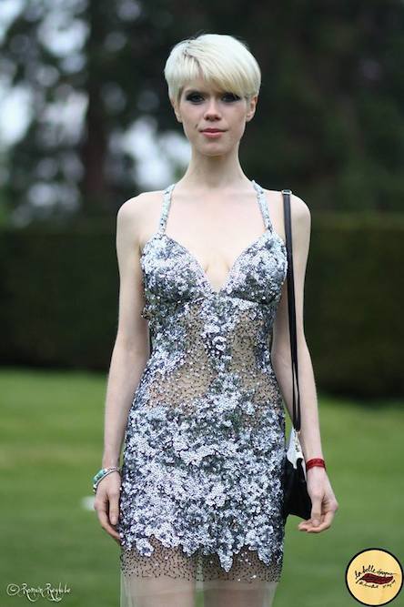 This guest proves that you don't need to go full-length to look elegant at a ball