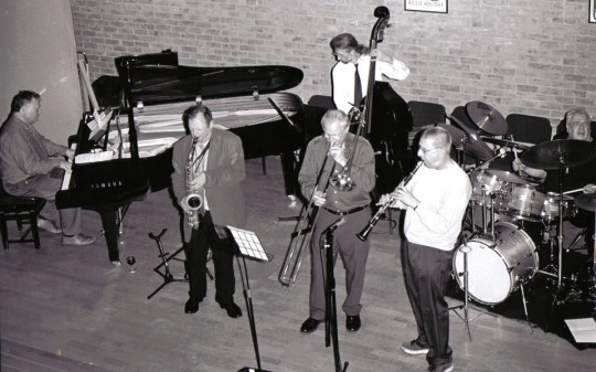 Alvin-with-the-Mainstream-All-Stars-in-concert-at-the-Jacqueline-Du-Pre-theatre