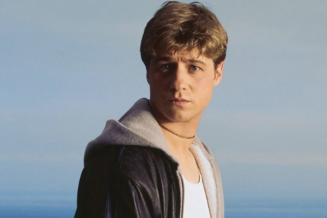 ben-mckenzie-gifs-from-oc-640x426