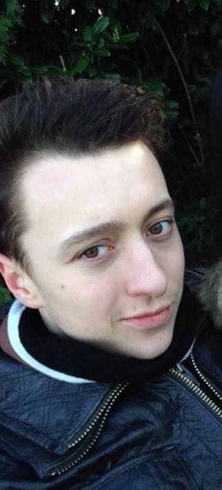 This guy just fucking rates the shit out of himself