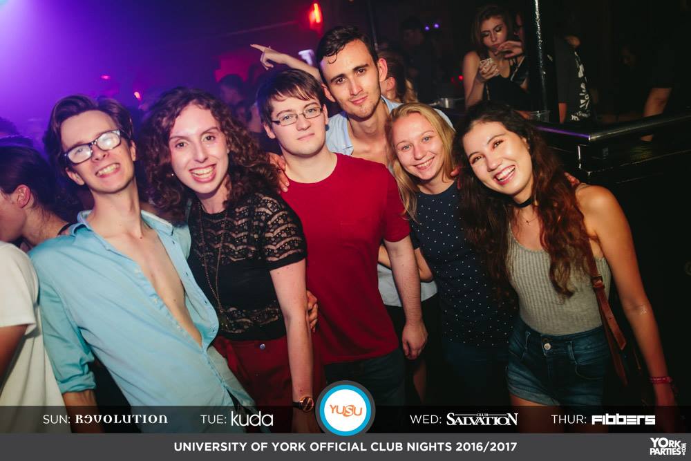innapropriate-shirt-unbuttoning