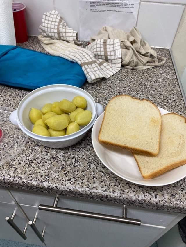 very plain toast with potatoes