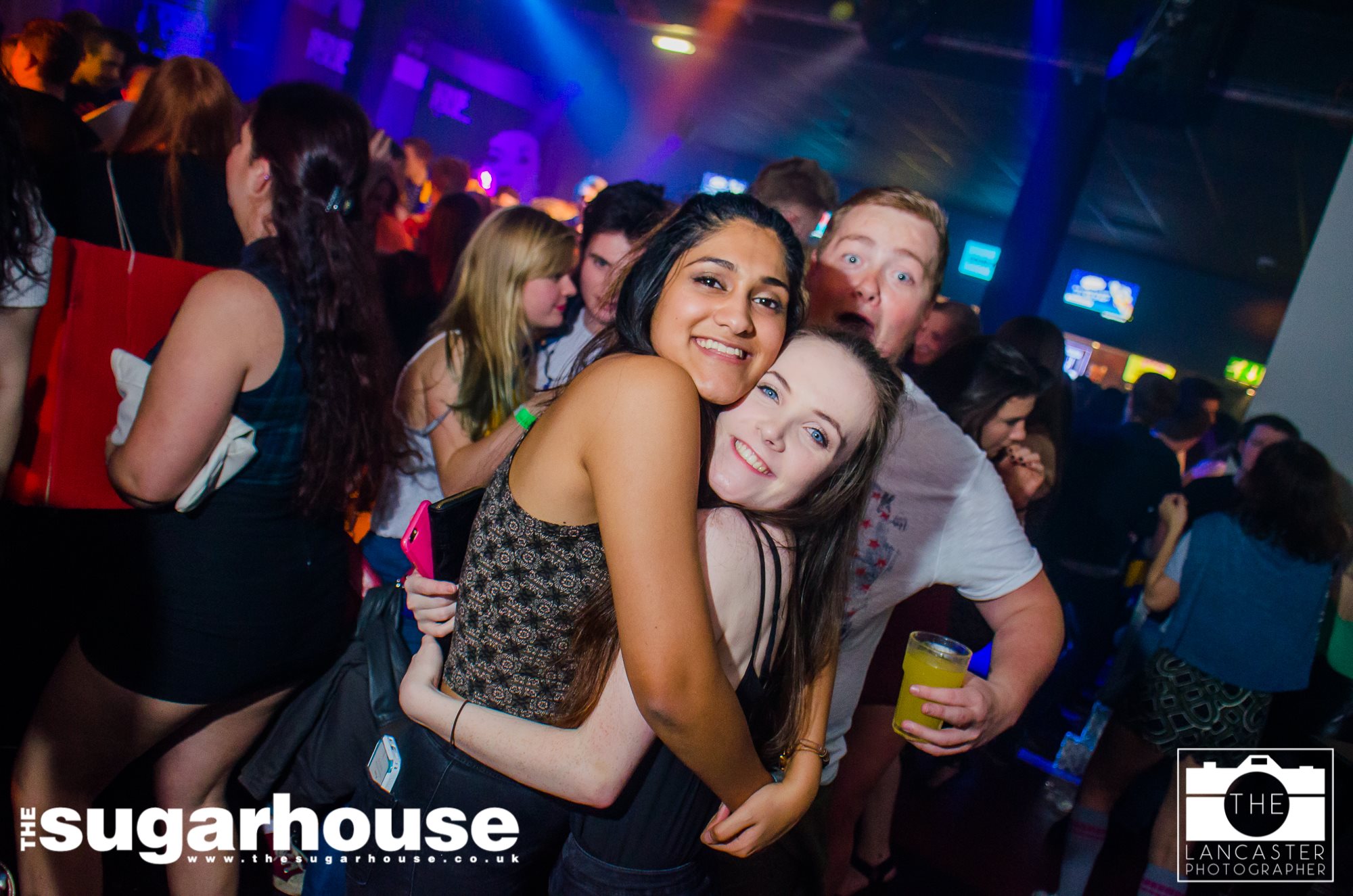 Aww (even dude in the back <3)