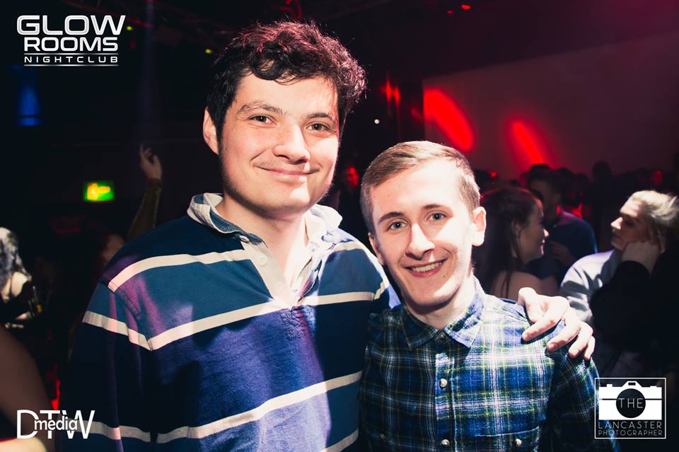 How do they stay mates when they never see eye to eye?