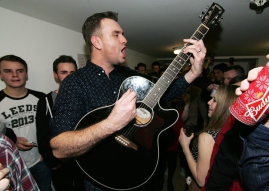The Rev rocked up at Connors flat to sing his new album's praises