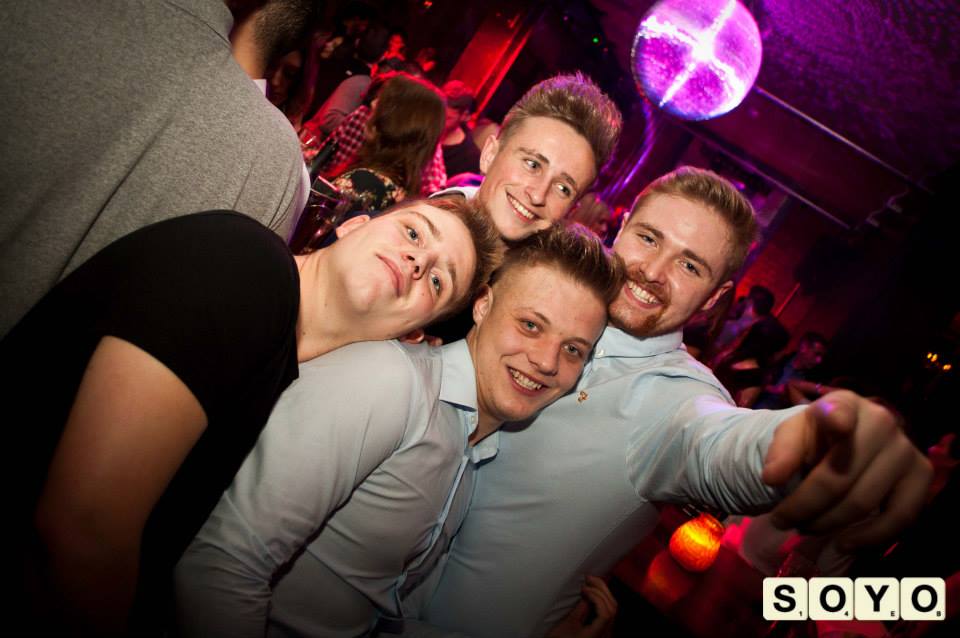 Classic "I'm a thumb' pose