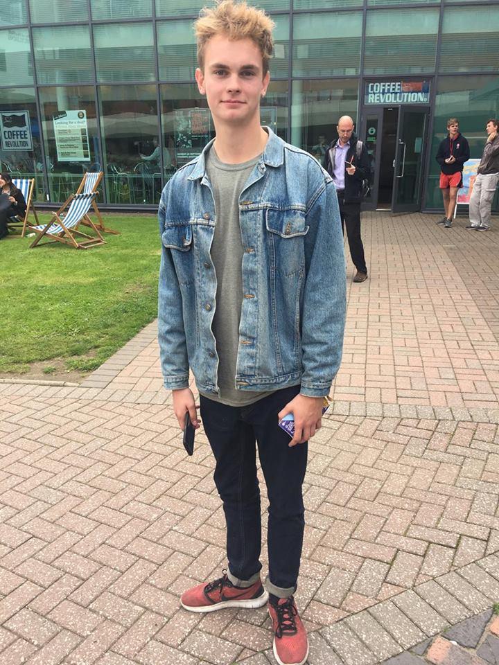 Already got the Sheff uniform down; denim jacket and trainers.