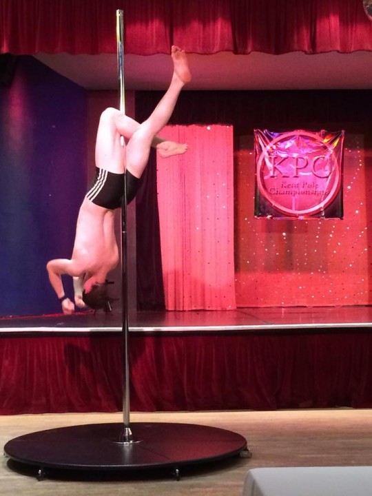 pole 2