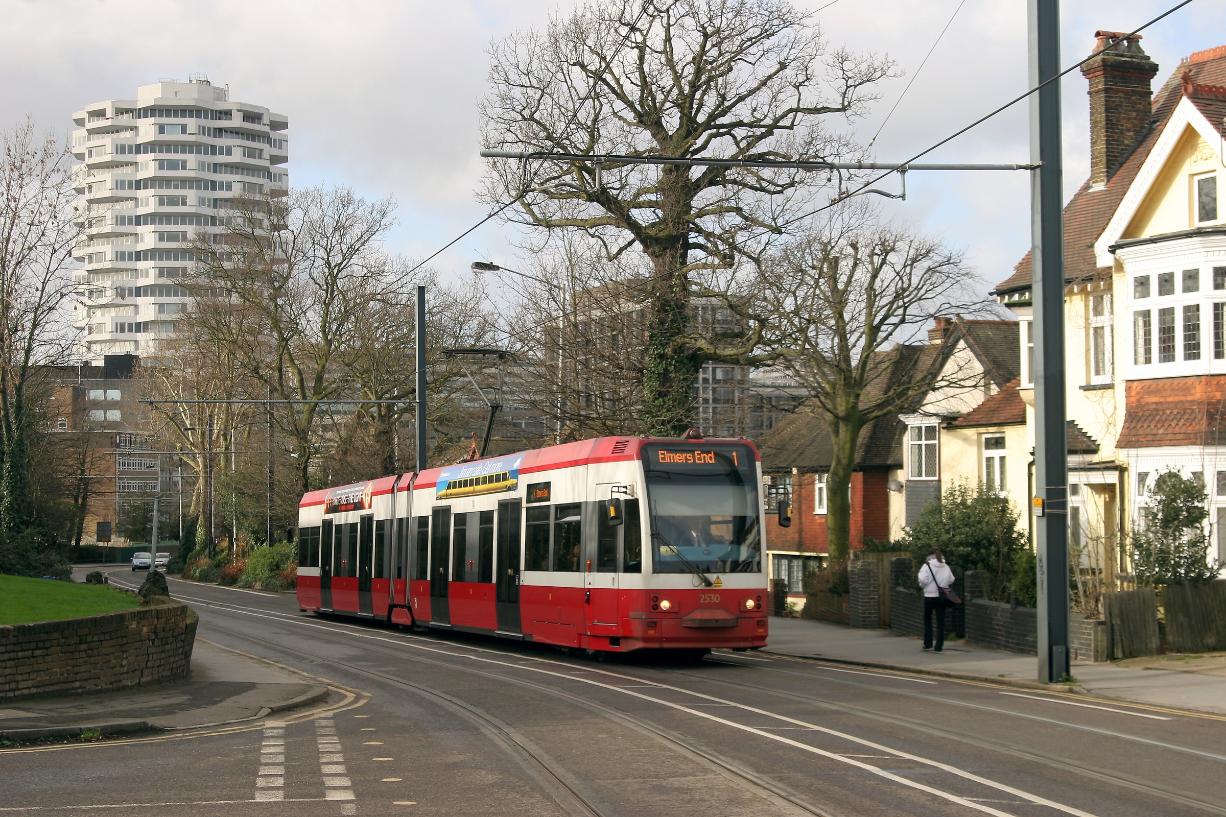 Croydon_Tramlink_Addiscombe_Road