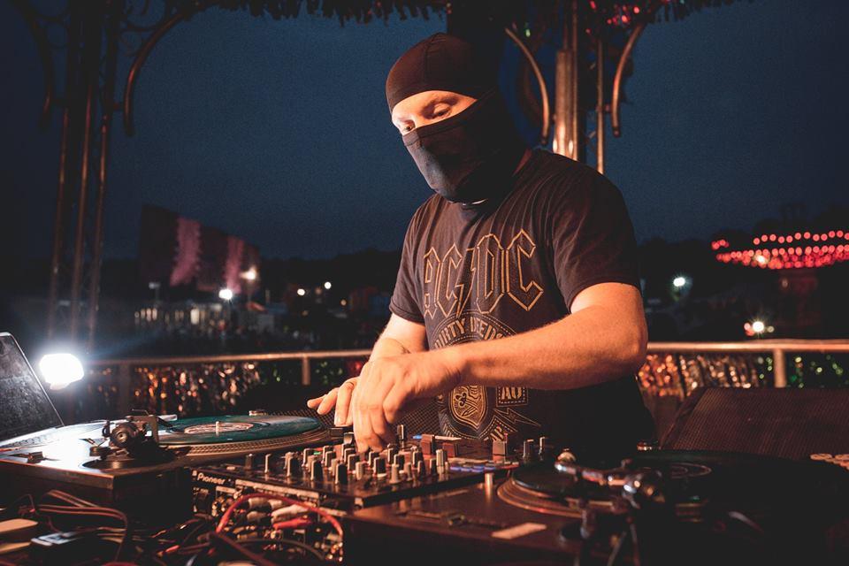 DJ Jaguar Skills perfoming in 2015, who is also set to make an appearance at this year's Boundary Festival.