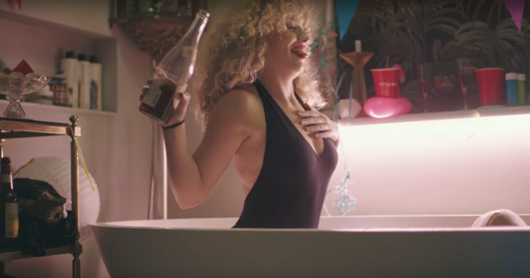 This party-goer conveniently remembered the other people present