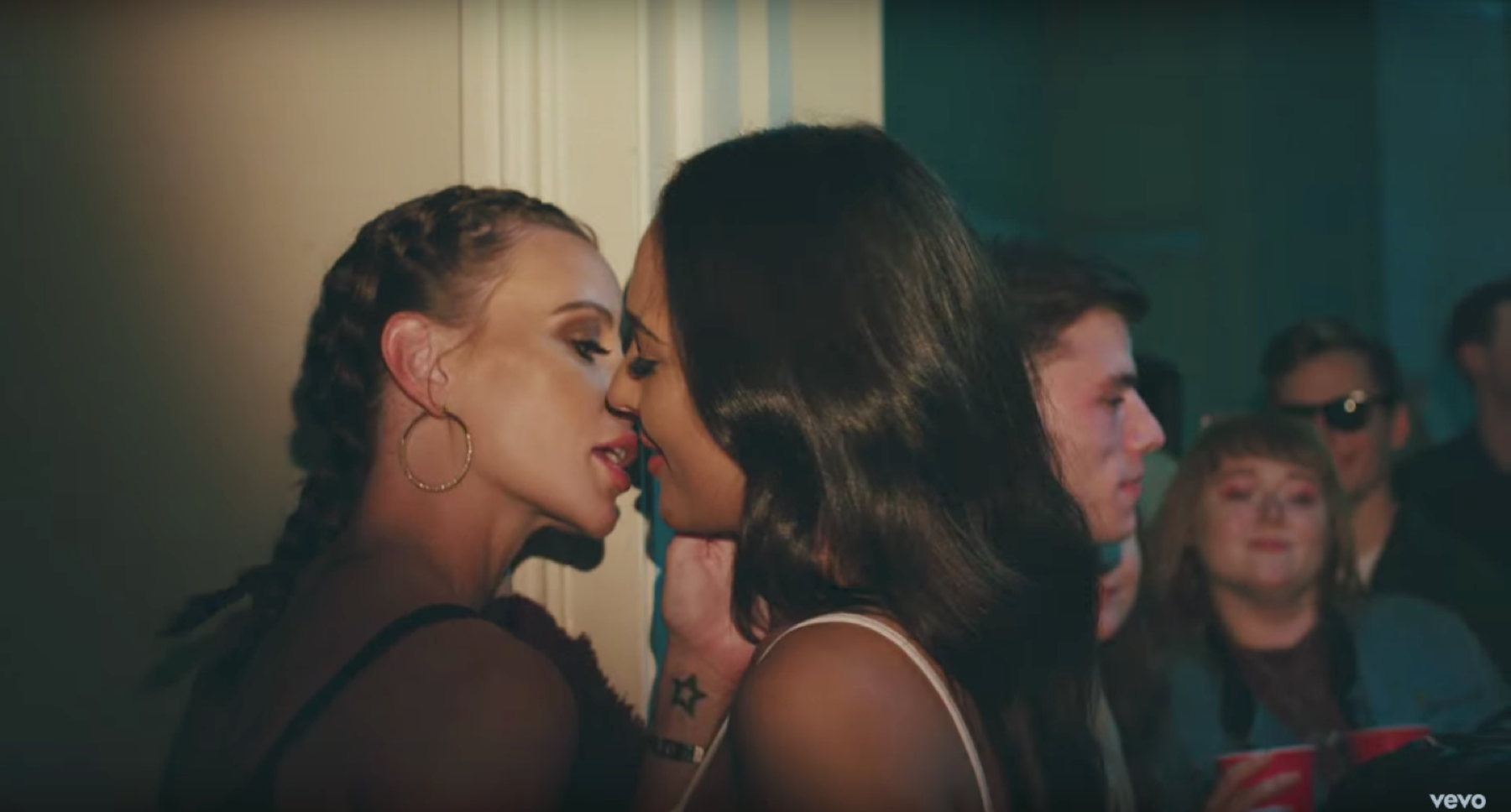 Ladies making out because of course