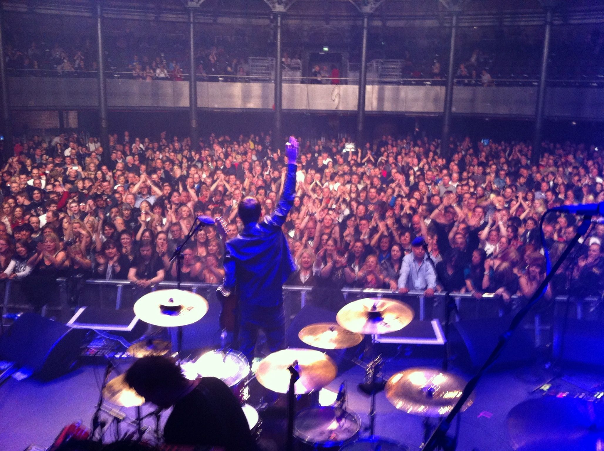 Image may contain: Audience, Festival, Club, Crowd, Human, Person, People