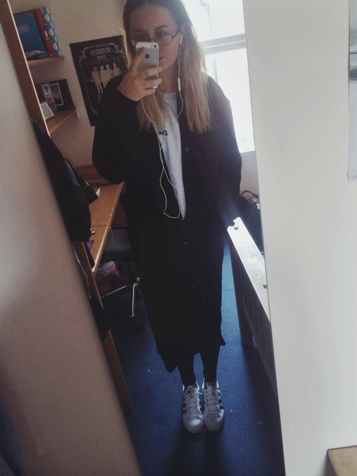 a long black coat makes 9am lectures almost bearable 