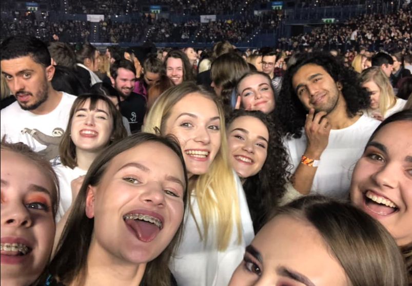 Image may contain: Skin, People, Indoors, Interior Design, Selfie, Photography, Portrait, Photo, Smile, Head, Crowd, Audience, Human, Person, Face
