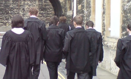 Oxford_University_students_academic_dress