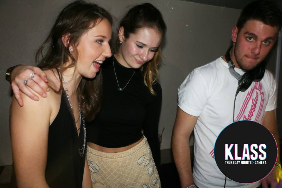 This girl's mini skirt embellished with pearls is pretty