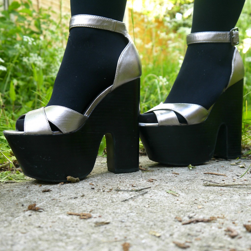 SHOES 7