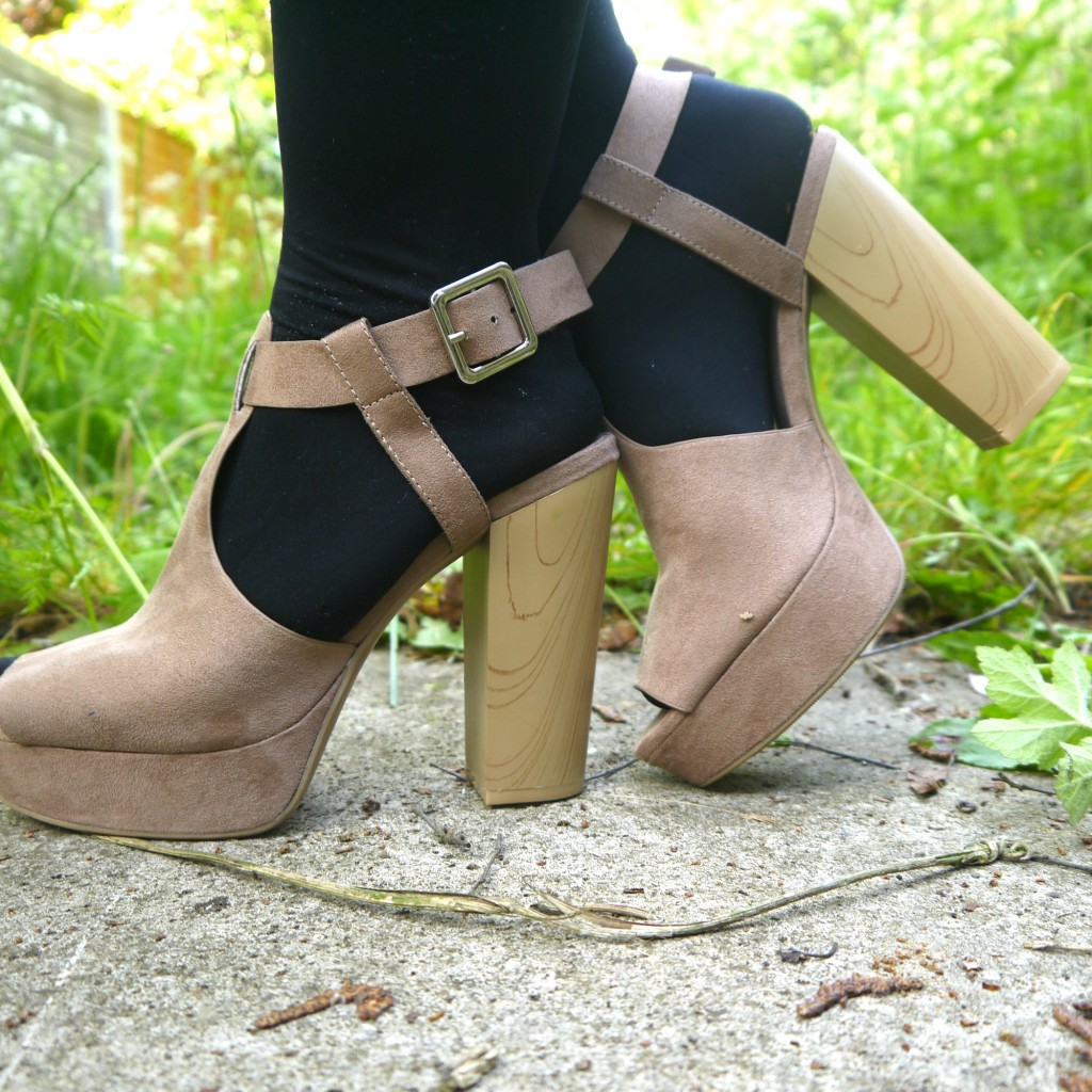 SHOES 9