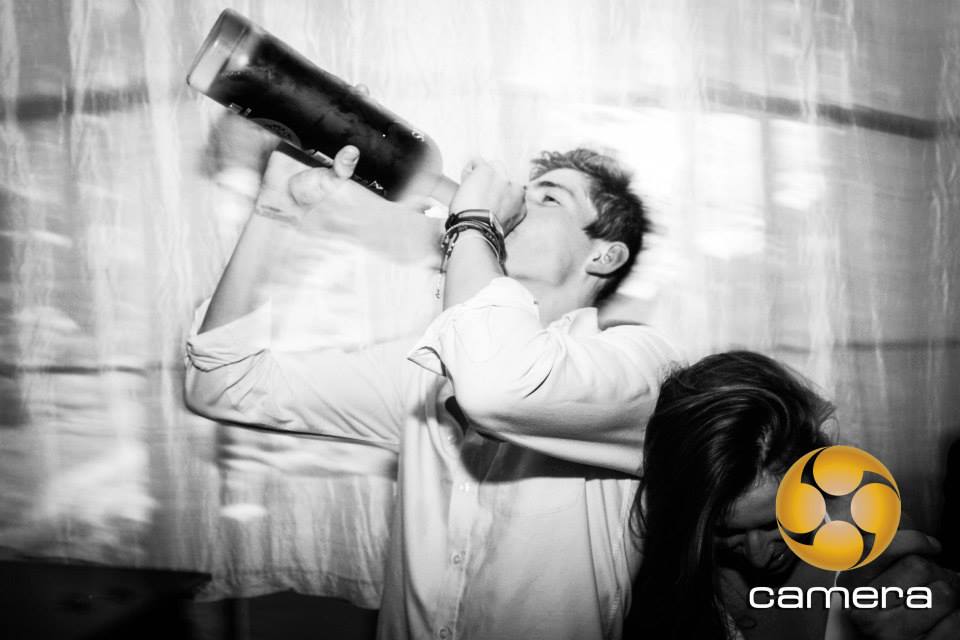 Who needs a glass anyway?