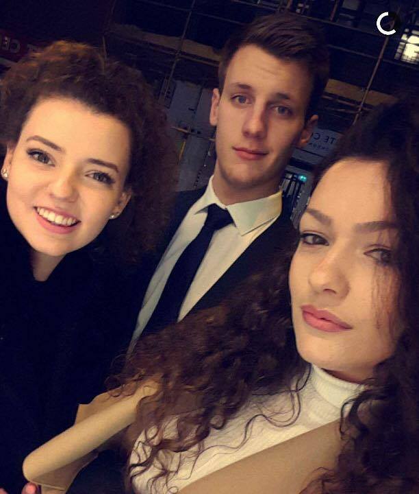 smart dress black tie selfie